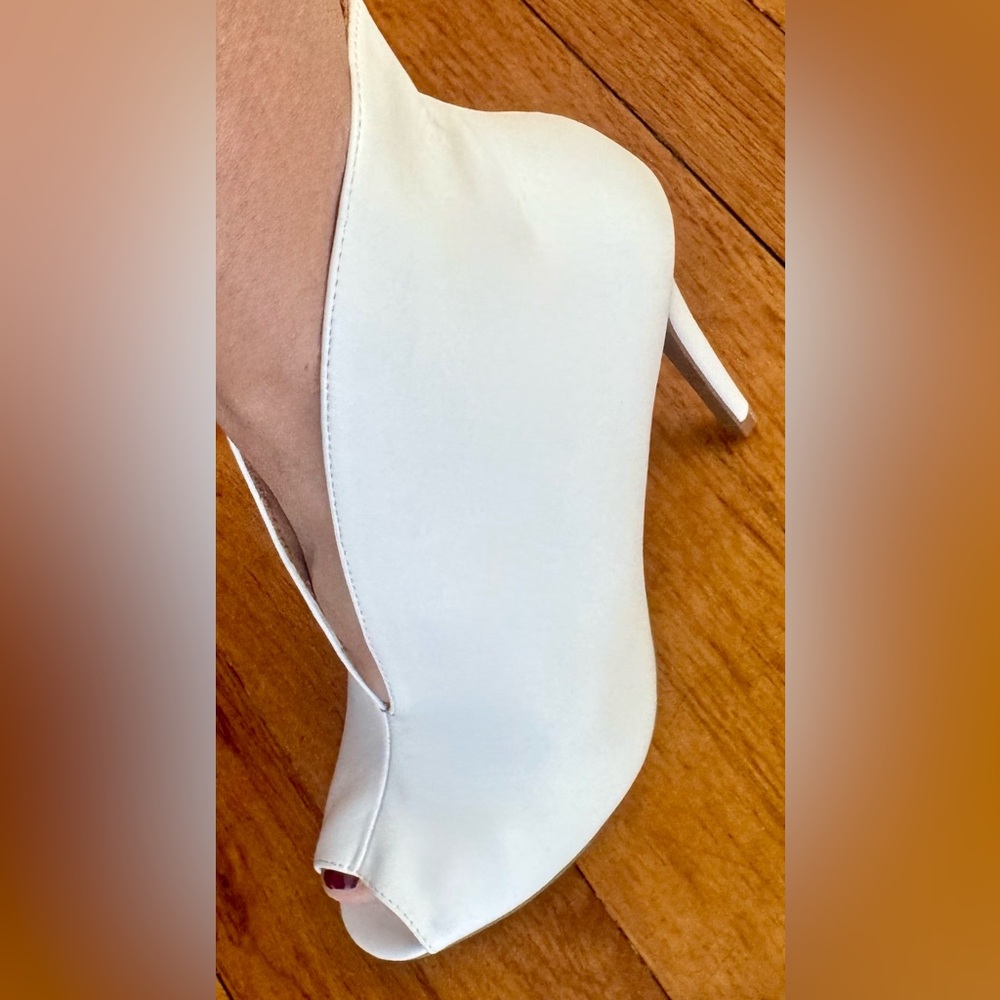 Christian Siriano White Peep-Toe Cutout Stiletto Booties - Picture 4 of 7
